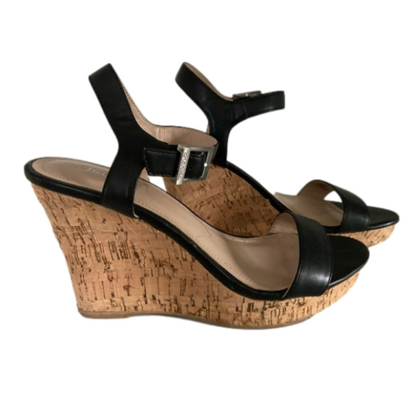 CHARLES by CHARLES DAVID WEDGE BLACK SANDALS- Size 9 1/2 - Picture 3 of 8
